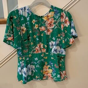 Beautiful peplum green floral silky blouse brand new never worn